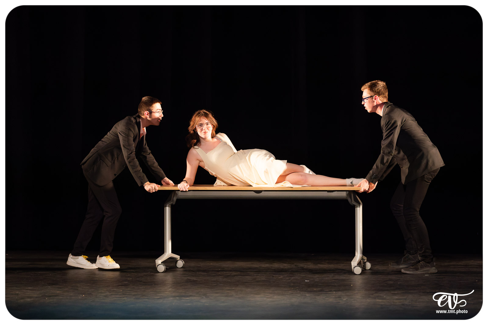 MAIS SONGEONS À RÉPÉTER S'IL VOUS PLAIT !